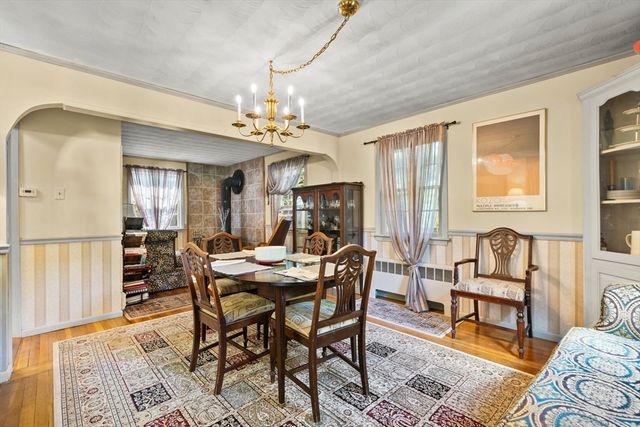 4 Laurel St, Woburn, MA 01801