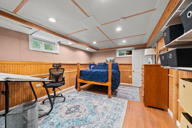 4 Laurel St, Woburn, MA 01801