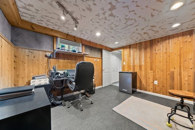 4 Laurel St, Woburn, MA 01801