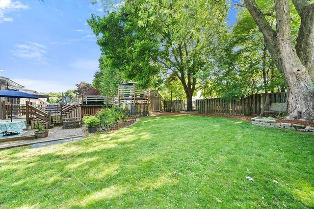 4 Laurel St, Woburn, MA 01801