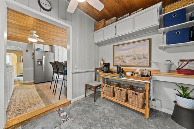 4 Laurel St, Woburn, MA 01801