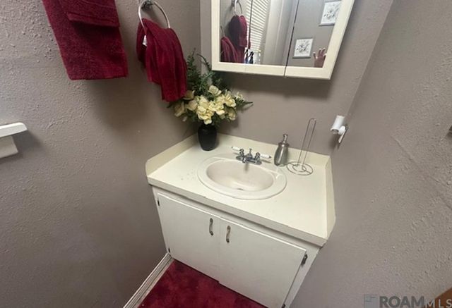 6262 Wright Dr, Baton Rouge, LA 70812