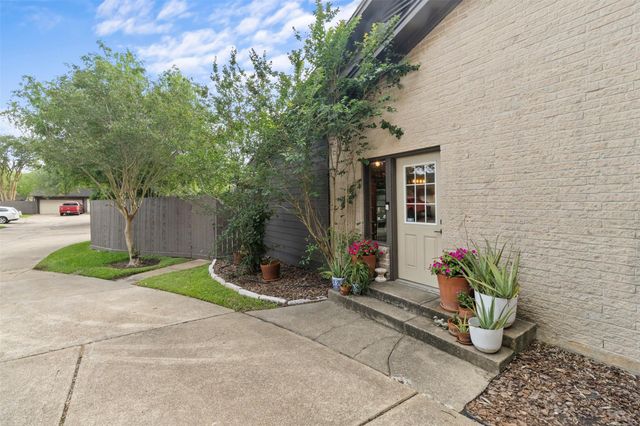 2229 Broadlawn Drive, Houston, TX 77058