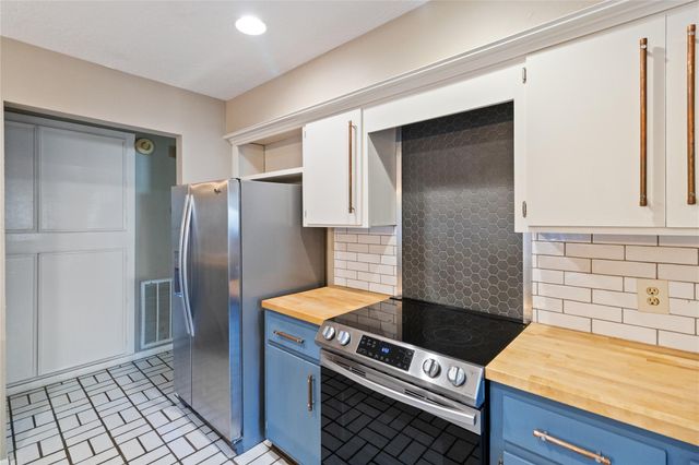 2229 Broadlawn Drive, Houston, TX 77058