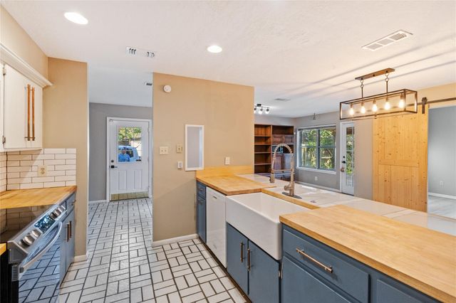 2229 Broadlawn Drive, Houston, TX 77058
