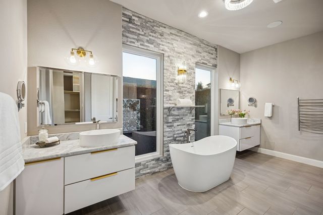 1121 Excalibur Boulevard, Lewisville, TX 75056