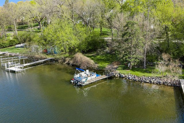531 Indian Hill Road, Chanhassen, MN 55317