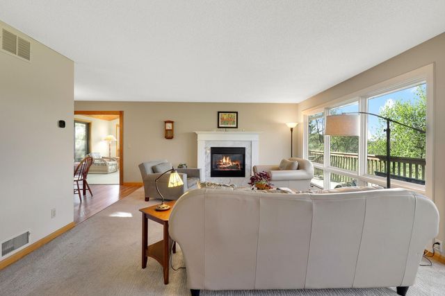 531 Indian Hill Road, Chanhassen, MN 55317