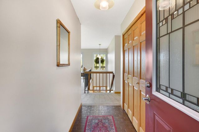 531 Indian Hill Road, Chanhassen, MN 55317