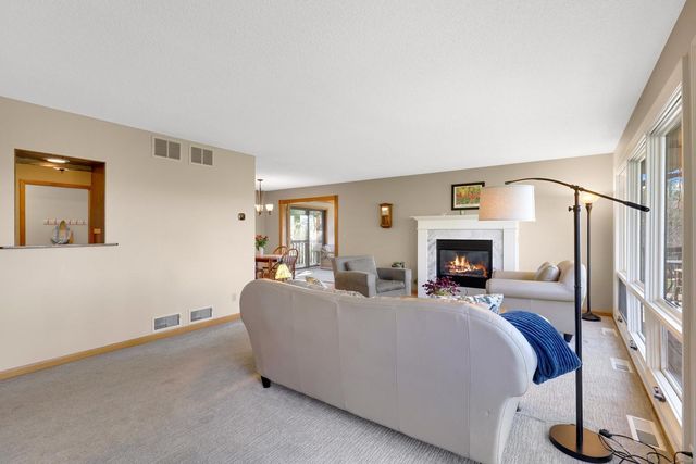 531 Indian Hill Road, Chanhassen, MN 55317