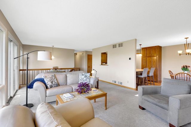 531 Indian Hill Road, Chanhassen, MN 55317