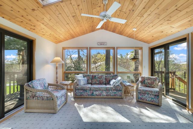 531 Indian Hill Road, Chanhassen, MN 55317