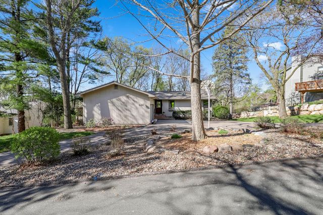 531 Indian Hill Road, Chanhassen, MN 55317