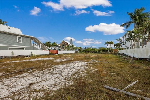 7094 LONGBOAT DRIVE E, Longboat Key, FL 34228
