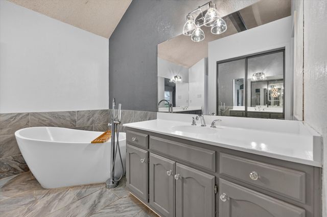 8209 Willow Glen Court, Fort Worth, TX 76134
