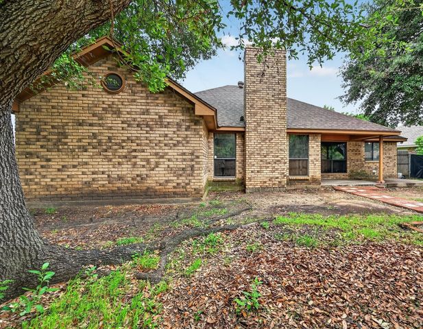 8209 Willow Glen Court, Fort Worth, TX 76134