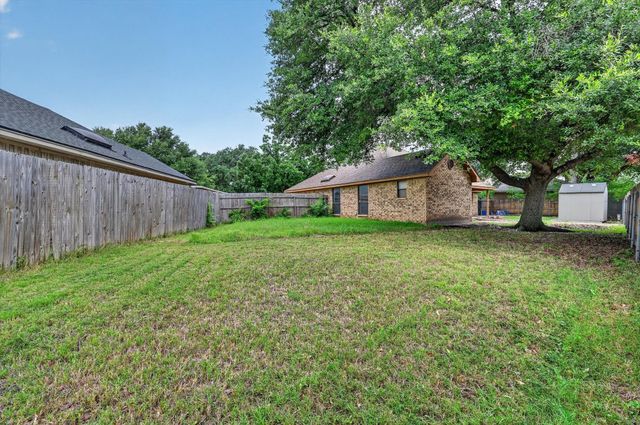 8209 Willow Glen Court, Fort Worth, TX 76134