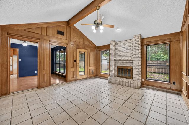 8209 Willow Glen Court, Fort Worth, TX 76134