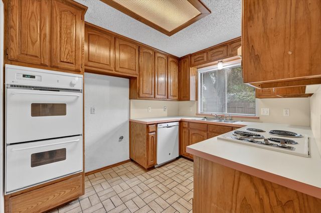 8209 Willow Glen Court, Fort Worth, TX 76134