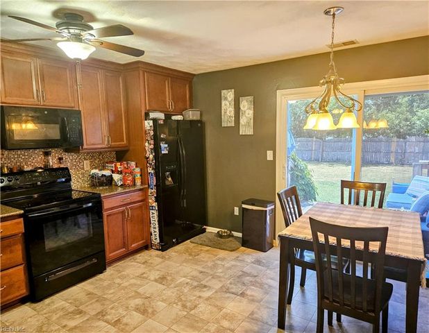 340 Belle Ridge CT, Chesapeake, VA 23322