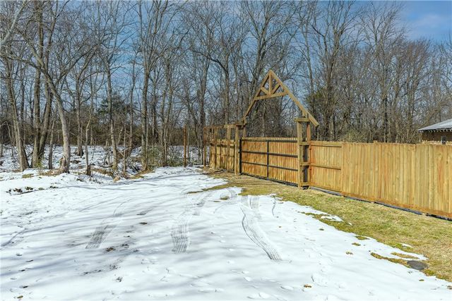 1208 W Holt Road, Lincoln, AR 72744