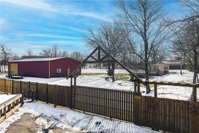 1208 W Holt Road, Lincoln, AR 72744