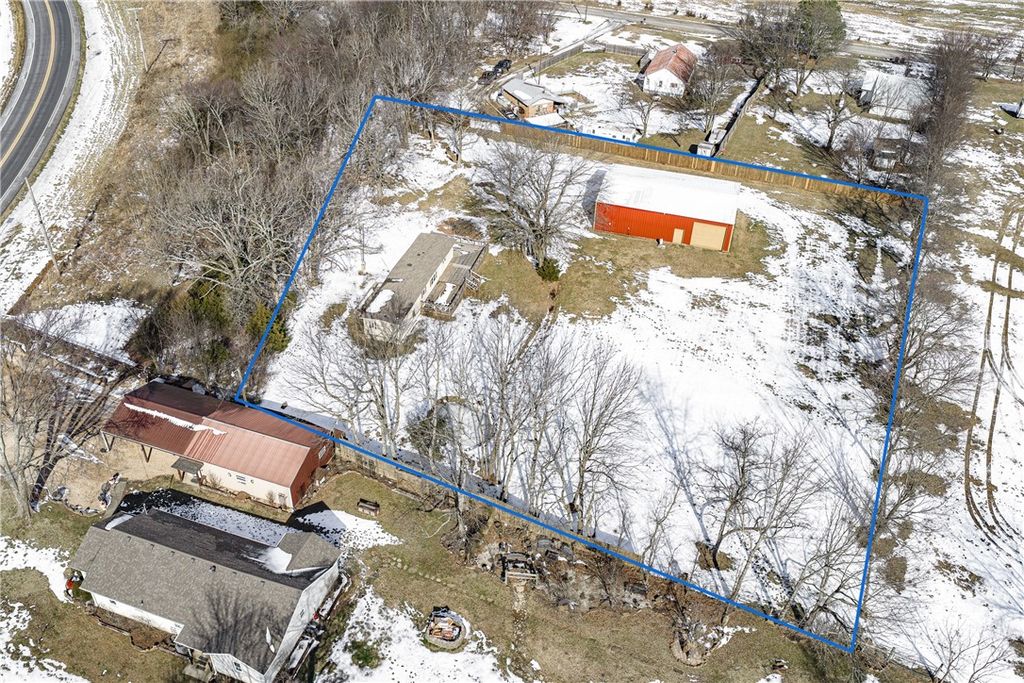 1208 W Holt Road, Lincoln, AR 72744