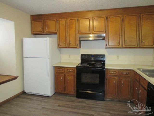 2025 Cambridge Cir, Pensacola, FL 32514
