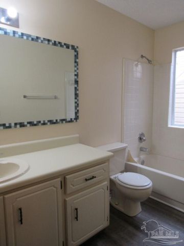2025 Cambridge Cir, Pensacola, FL 32514