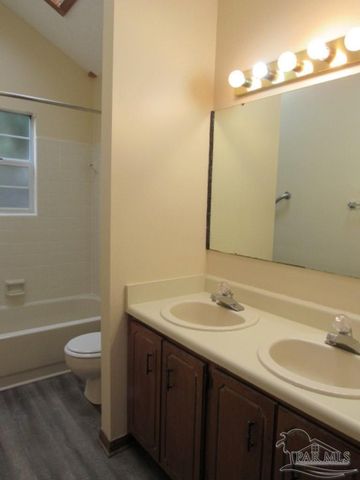 2025 Cambridge Cir, Pensacola, FL 32514