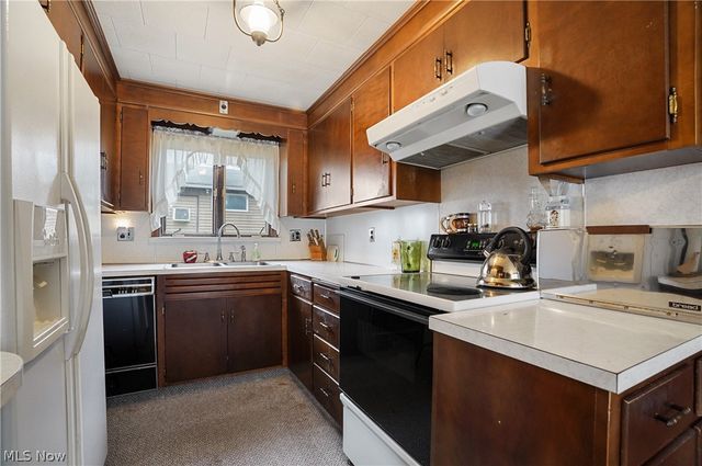 61 City View Drive, Sherrodsville, OH 44675