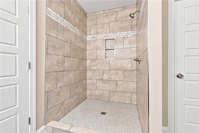 216 W Halfway Branch Drive, Walhalla, SC 29691