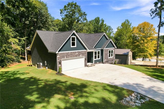 216 W Halfway Branch Drive, Walhalla, SC 29691