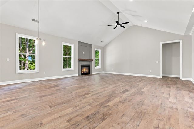 216 W Halfway Branch Drive, Walhalla, SC 29691