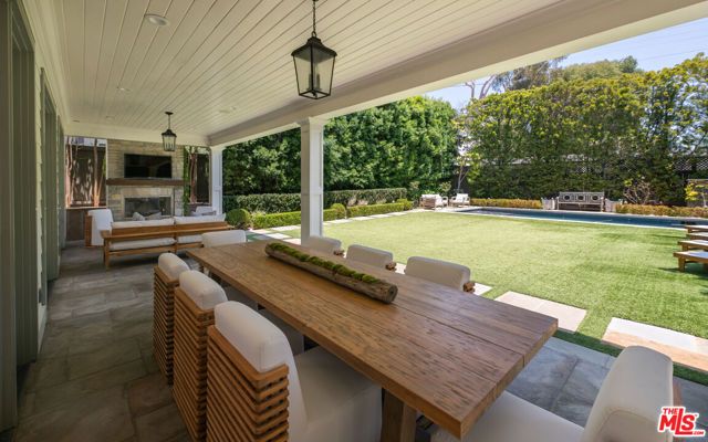 146 N Carmelina Avenue, Los Angeles, CA 90049