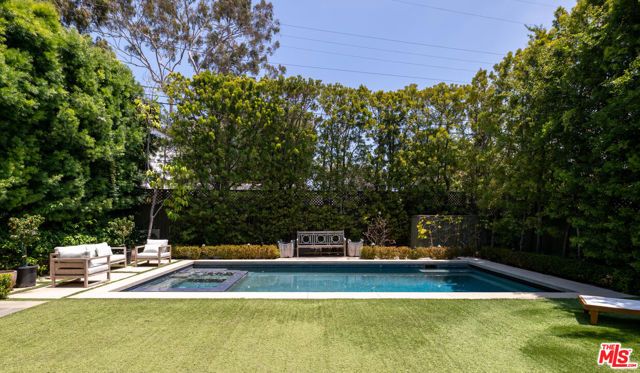 146 N Carmelina Avenue, Los Angeles, CA 90049