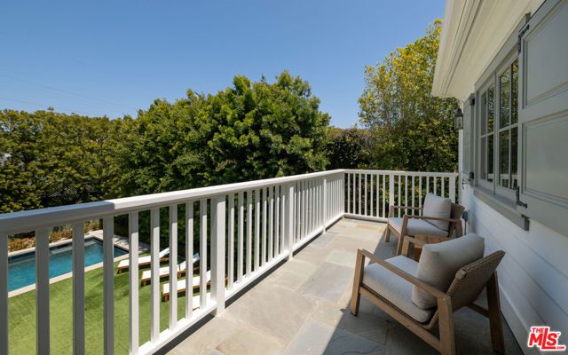 146 N Carmelina Avenue, Los Angeles, CA 90049