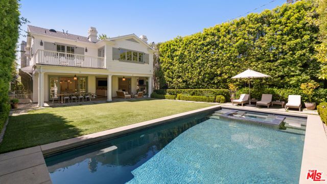 146 N Carmelina Avenue, Los Angeles, CA 90049