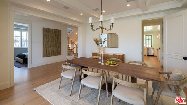 146 N Carmelina Avenue, Los Angeles, CA 90049