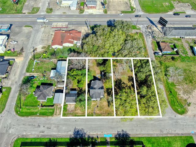 209 Avenue H, Van Vleck, TX 77482