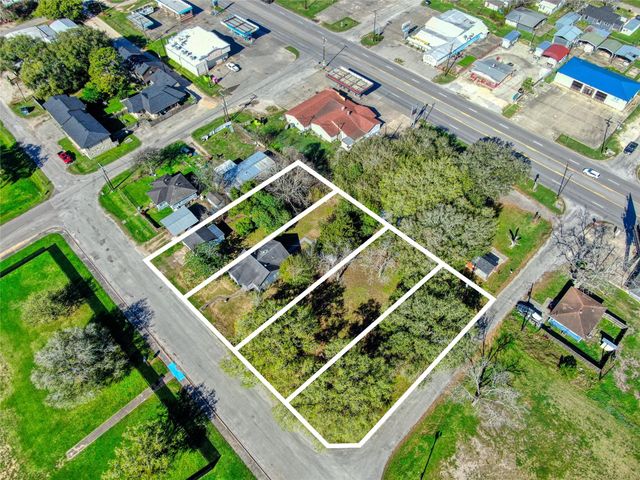 209 Avenue H, Van Vleck, TX 77482