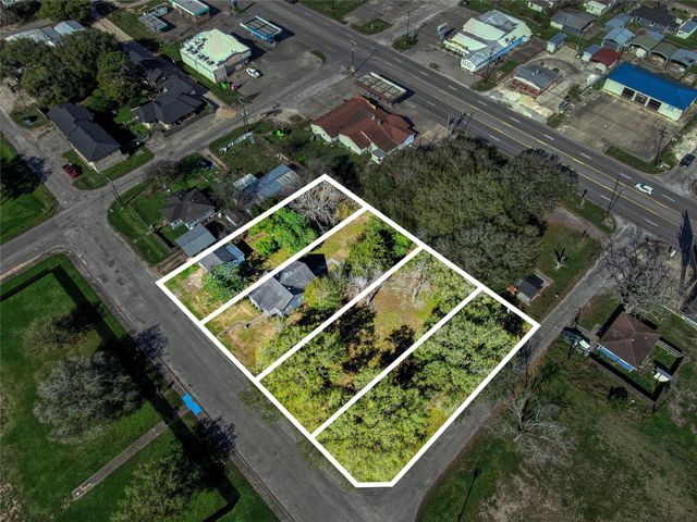 209 Avenue H, Van Vleck, TX 77482