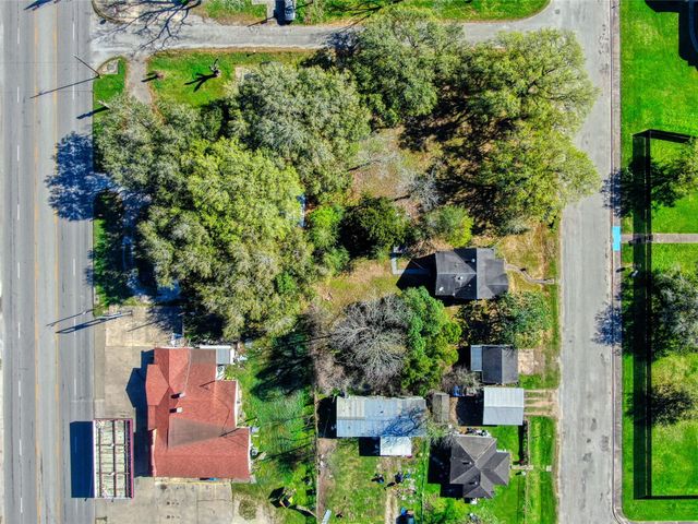 209 Avenue H, Van Vleck, TX 77482