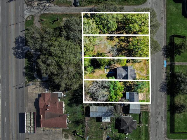 209 Avenue H, Van Vleck, TX 77482