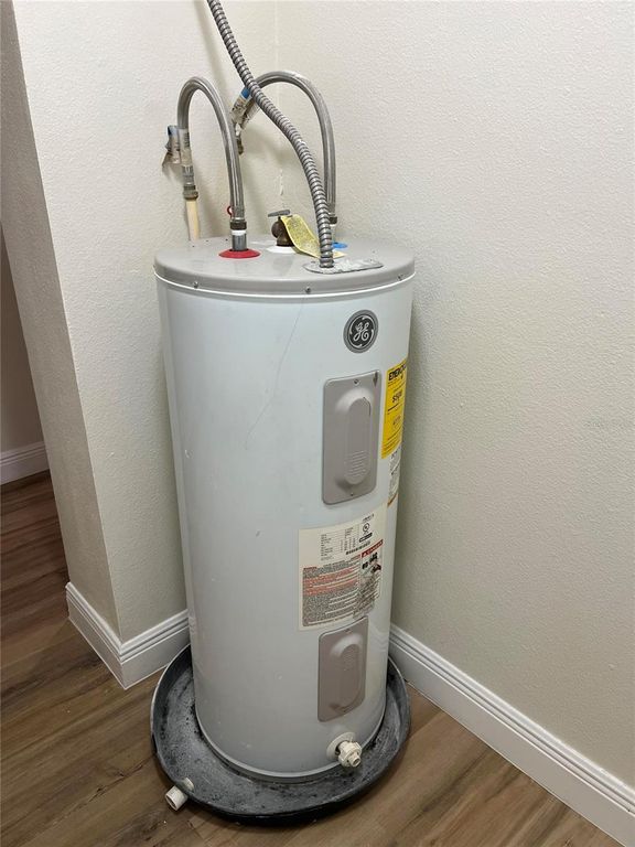 Image 32 of property listing at 206 E FRIERSON AVENUE, Tampa, FL 33603