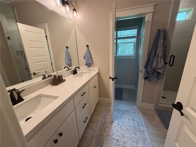 15 Exminster Lane, Bella Vista, AR 72714