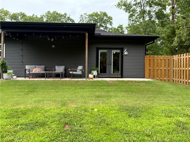 15 Exminster Lane, Bella Vista, AR 72714