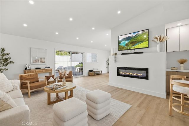 9355 Ruffner, North Hills, CA 91343