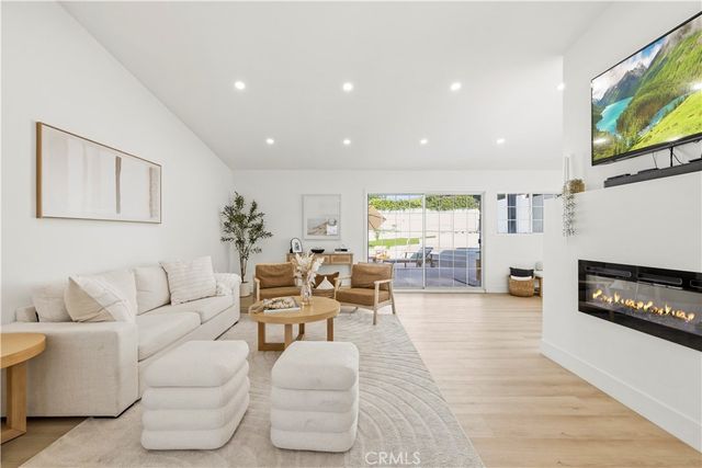 9355 Ruffner, North Hills, CA 91343