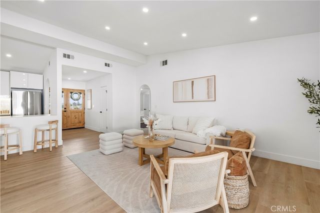 9355 Ruffner, North Hills, CA 91343
